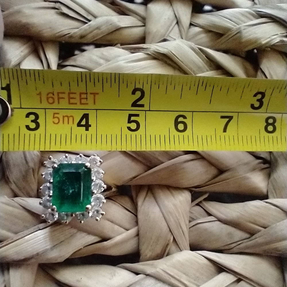 Gold Ring 14k Solid Gold/14 CZ stones surrounding Emerald Lab Created Ctr Stone - Picture 15 of 16